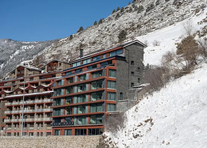 El Tarter The Mirror & Spa Luxury Apartments