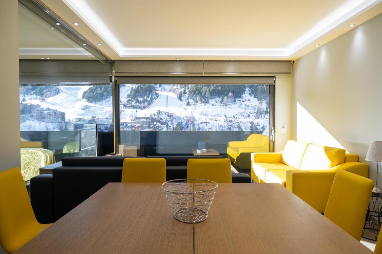 The Mirror & Luxury Appartement