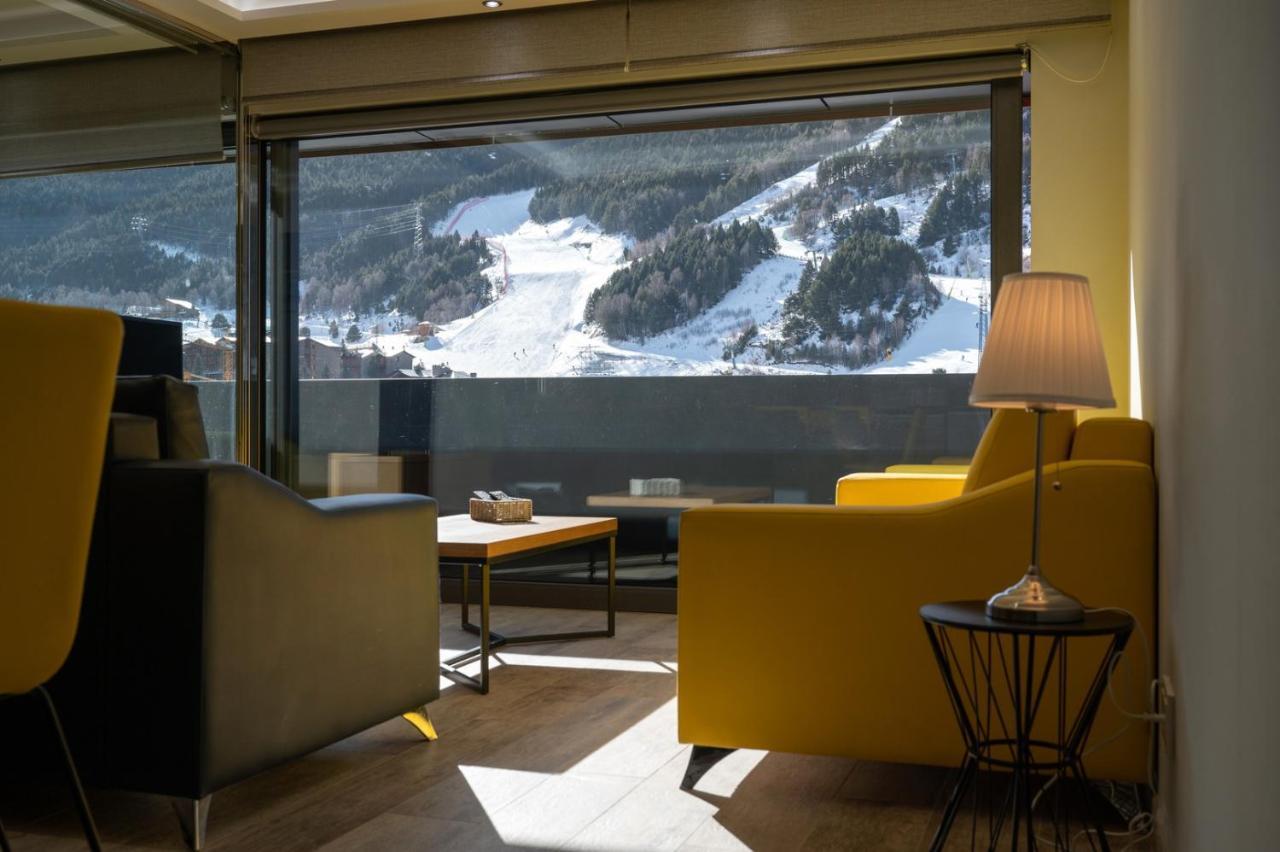 The Mirror & Luxury Appartement El Tarter