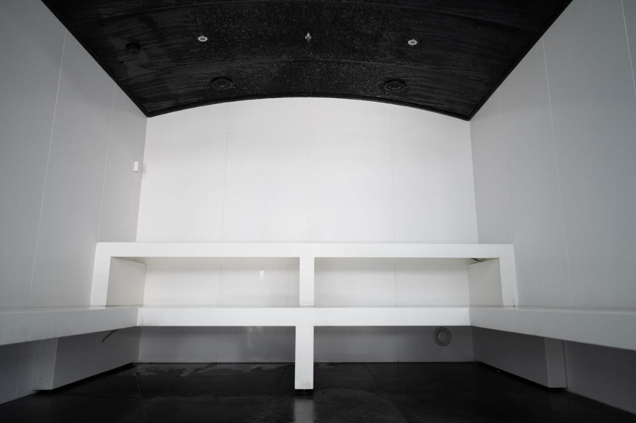 The Mirror & Luxury Appartement El Tarter